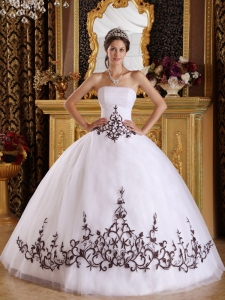 Embroidery Ball Gown Dresses for Sweet 16 Quinceanera