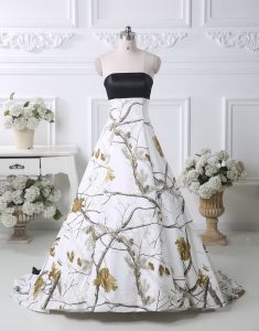 Sleeveless Brush Train Pattern Lace Up Wedding Gown