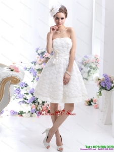 White Strapless Beach Wedding Dresses with Bownot and Rolling Fowers