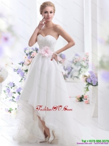 2015 Elegant Sweetheart High Low Beach Wedding Dress with Lace and Hand Made Flowers