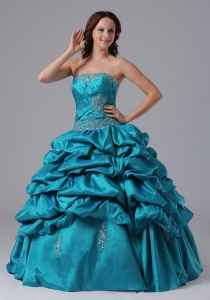 2013 Beading Ball Gown Ruch Pick-ups Quinceanera Dress