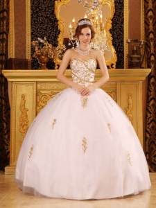 White Ball Gown Sweetheart Tulle Appliques Quinceanera Dress