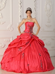 Red Ball Gown Strapless Appliques Dress for Quinceanera