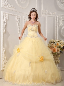 Sweetheart Appliques Light Yellow Quinceanera Gown Dress