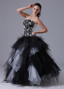 Embroidery Ruffles Black and White Quinceanera Dress Gowns
