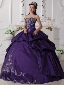 Embroidery Pick-ups Quinceanera Dress Purple Ball Gowns