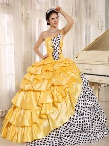 Dotted Taffeta Quinceanera Dresses Yellow Pick-ups Strapless
