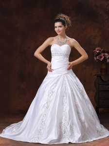 Ruched Bodice Embroidery Wedding Gowns Sweetheart Chapel Train