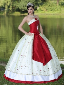 Colorful Quinceanera Dress Pretty Flower Embroidery Strapless