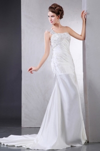 Wedding Dress With Appliques One Shoulder Court Train