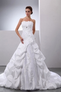 Pick-ups Appliques A-Line Princess Taffeta Wedding Dress
