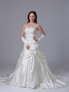 A-line Beaded Wedding Dress With Appliques and Ruch