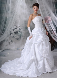 Strapless Taffeta Appliques and Handle Flowers Bridal Gown