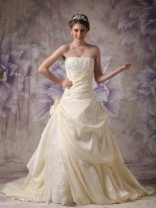 Light Yellow Taffeta and Lace Hand Made Flowers Bridal Gown