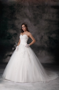 Ball Gown Strapless Court Train Tulle Appliques Wedding Dress