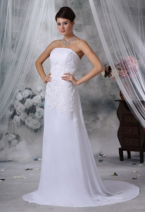 Lace Decorate Bodice Strapless Court Train Chiffon Bridal Gown