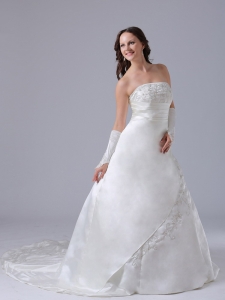 A-line Embroidery Wedding Dress With Ruch Strapless