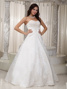 Sweetheart Floor-length Satin Lace Wedding Dress