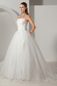 Lovely Tulle Appliques A-line Strapless Chapel Train Bridal Gown