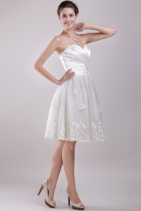 Sweetheart Knee-length Organza Appliques Wedding Dress with Pleats