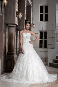 A-line Sweetheart Chapel Train Lace Beading Wedding Gown