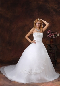 Appliques Beading Ball Gown Wedding Bridal Gown Chapel Train