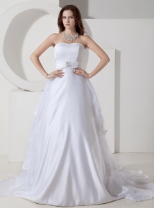 Simple Strapless Satin and Organza Embroidery Wedding gown
