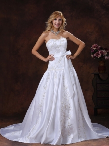 Bowknot Embroidery Wedding Dresses With Chapel Train