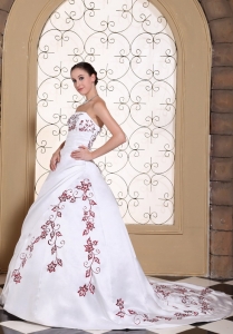 White Bridal Dress Red Embroidery Strapless Court Train A-line