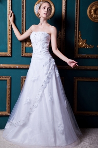Formal A-line Tulle and Taffeta Appliques Wedding Dress