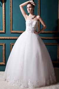 Lace Hem Ball Gown Wedding Dress with Special Designed Bust