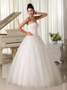 Sweetheart Strapless Tulle Ball Gown Wedding Dress