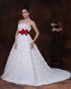 Strapless Wedding Dress Wine-red Ribbons Brush Rose Pattern