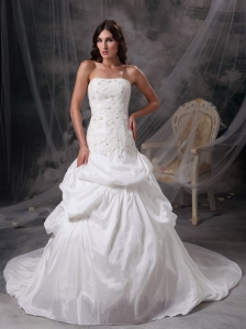 Appliques and Lace Strapless Court Train Wedding Dress
