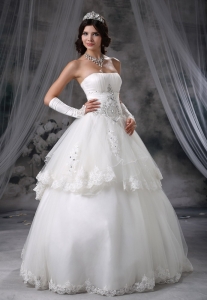Layered Tulle Strapless Wedding Dress Beading Appliques