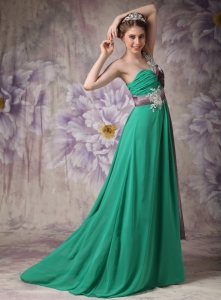 Green One Shoulder Brush Train Applique Prom Dress