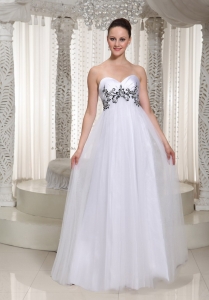 Sweetheart Chiffon White Prom Dress Appliques Floor-length