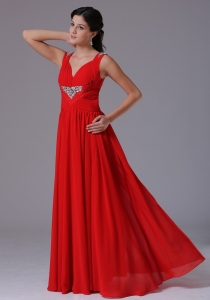 Stylish Red V-neck Prom Celebrity Dress Beading and Ruch