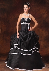 A-line Strapless Appliques Black Organza New Style 2013 Prom Gown