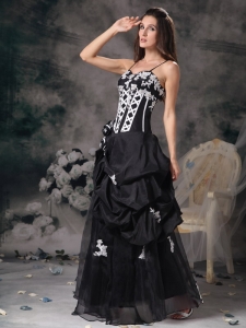 Black and White Spaghetti Straps Taffeta Beading Prom Dress