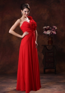 Hand Made Flowers Decorate One Shoulder Red Prom Dress