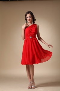 Red A-line One Shoulder Beading Dama Dresses for Quinces
