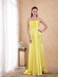 Light Yellow Watteau Train Evening Celebrity Dress Beaded
