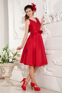 Red V-neck Dama Dress for Quinceanera Taffeta Knee-length