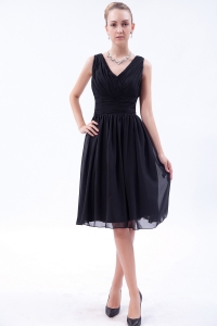 Black V-neck Little Black/Homecoming Dress Knee-length