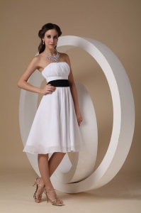 White Bridesmaid Dress Strapless Knee-length Sash A-line