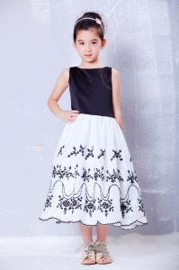 White and Black Scoop Embroidery Flower Girl Dress