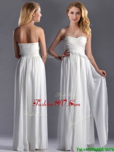 Exquisite Empire Sweetheart Ruched White Long Dama Dresses for Quinceanera in Chiffon