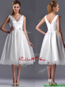 2016 New Style A Line V Neck Hand Crafted Wedding Dress in Tulle