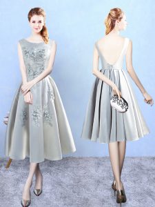 New Style Scoop Sleeveless Bridesmaid Dress Tea Length Appliques Silver Satin